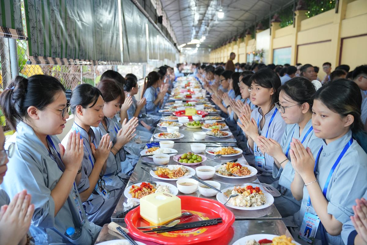 Ngày thứ hai Khóa sinh hoạt Phật pháp mùa hè chùa Bằng: Học lắng nghe để hiểu, quay về để thương插图103