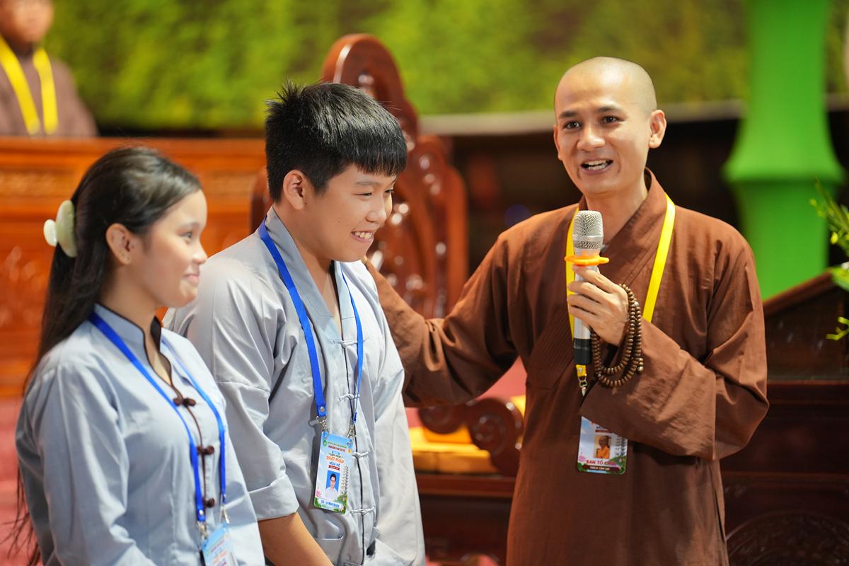 “Biết ơn và Xin lỗi” – Đêm lắng tâm gieo hạt giống hiếu kính tại Khóa Sinh hoạt Phật pháp mùa hè chùa Bằng插图18