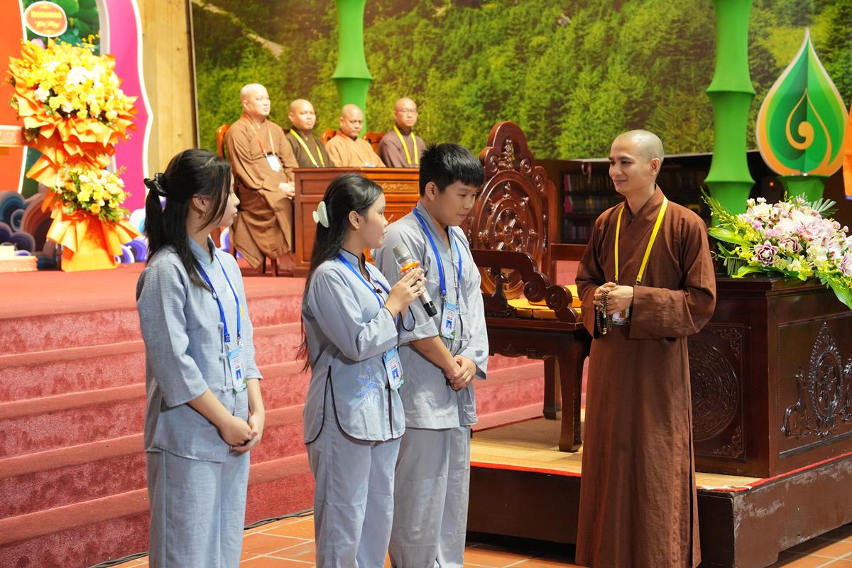 “Biết ơn và Xin lỗi” – Đêm lắng tâm gieo hạt giống hiếu kính tại Khóa Sinh hoạt Phật pháp mùa hè chùa Bằng插图19