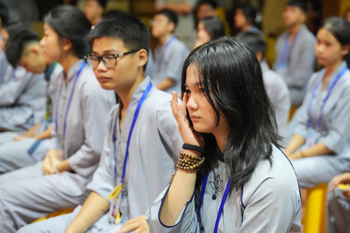 “Biết ơn và Xin lỗi” – Đêm lắng tâm gieo hạt giống hiếu kính tại Khóa Sinh hoạt Phật pháp mùa hè chùa Bằng插图27