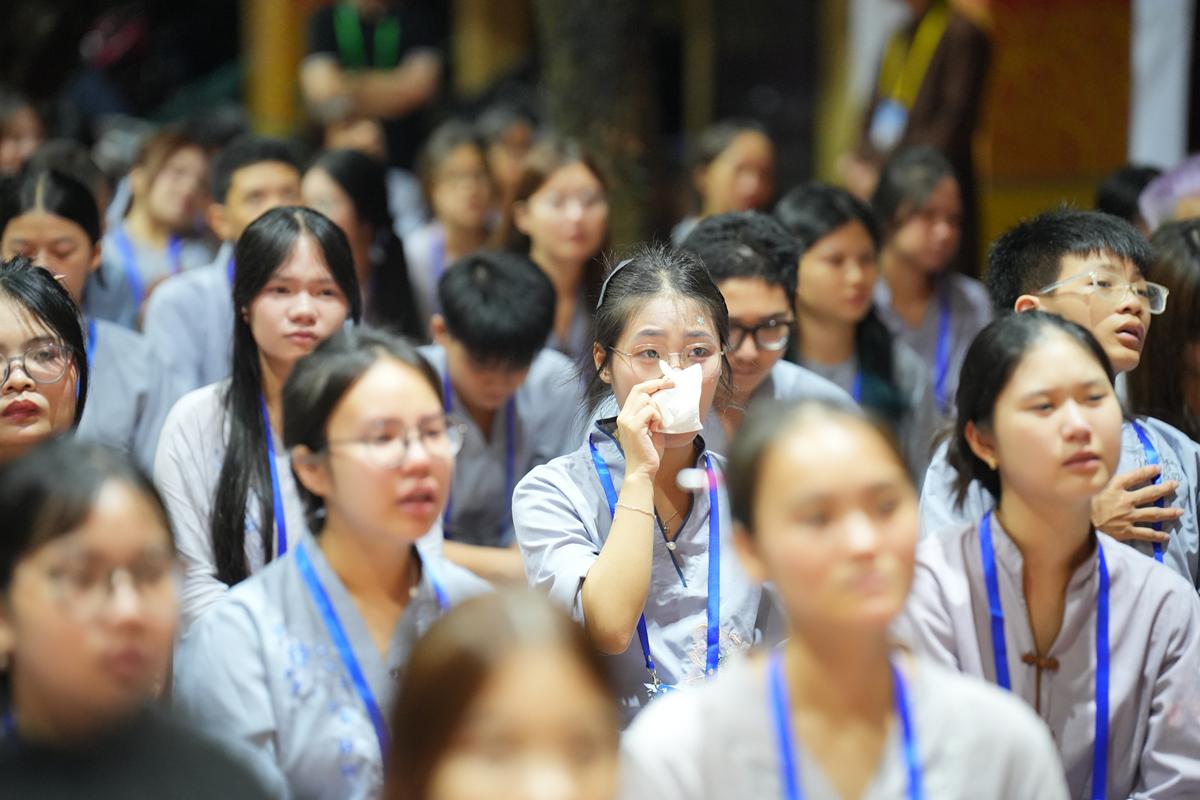 “Biết ơn và Xin lỗi” – Đêm lắng tâm gieo hạt giống hiếu kính tại Khóa Sinh hoạt Phật pháp mùa hè chùa Bằng插图30