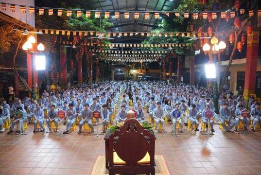 Ngày thứ hai Khóa sinh hoạt Phật pháp mùa hè chùa Bằng: Học lắng nghe để hiểu, quay về để thương
