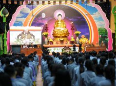 “Biết ơn và Xin lỗi” – Đêm lắng tâm gieo hạt giống hiếu kính tại Khóa Sinh hoạt Phật pháp mùa hè chùa Bằng