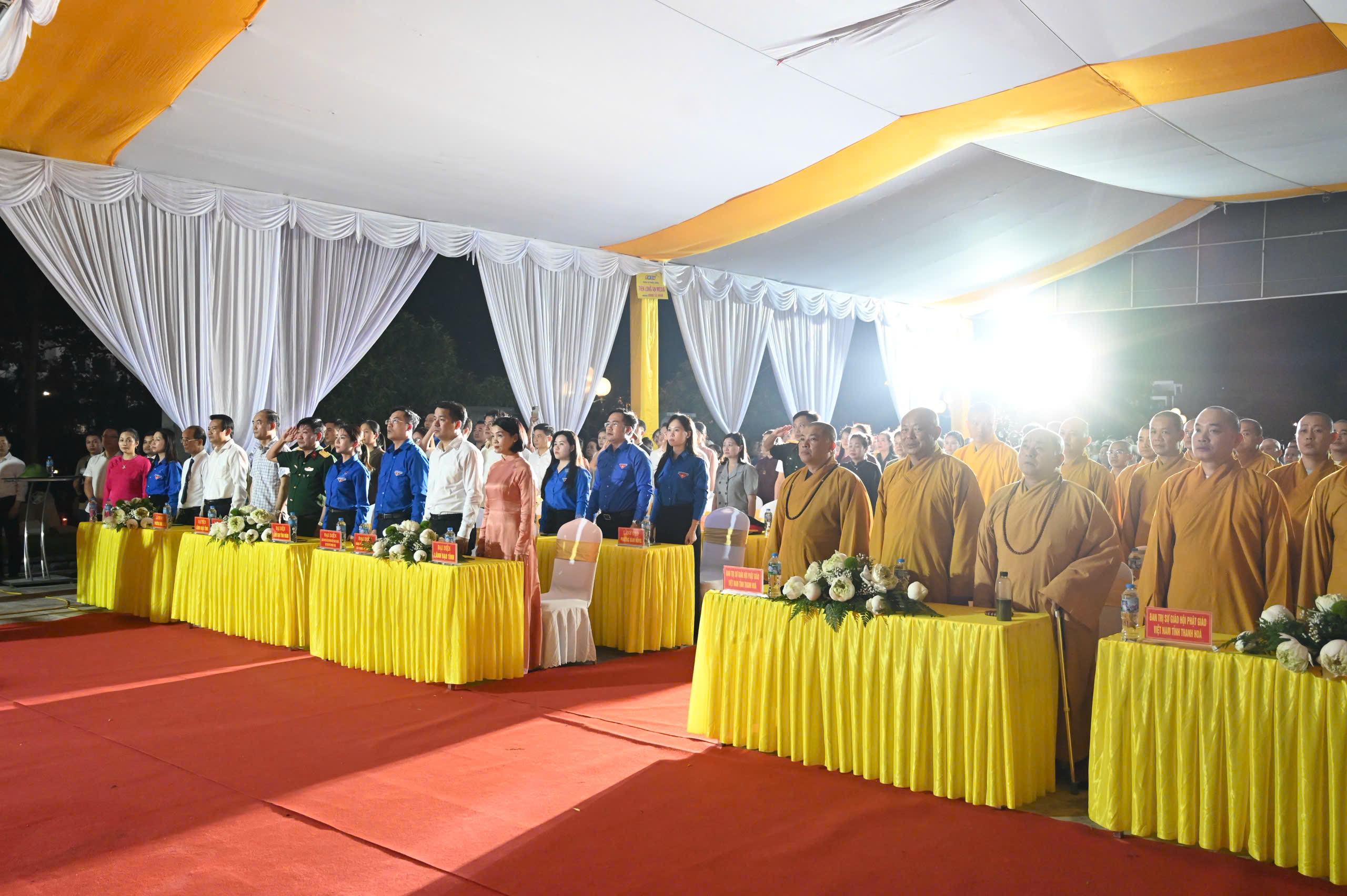 Thanh Hóa: Trang nghiêm lễ cầu siêu, thắp nến tri ân các Anh hùng Liệt sĩ tại Nghĩa trang Hàm Rồng插图16