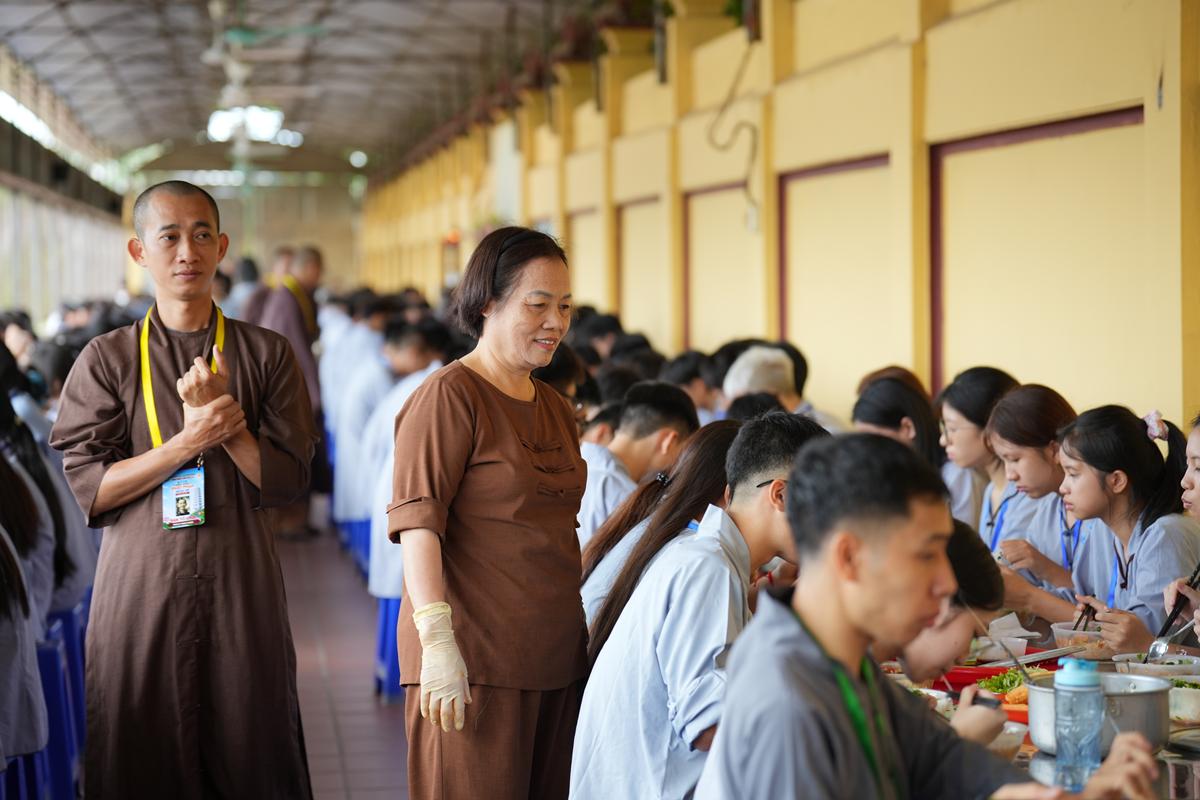 Ngày thứ hai Khóa sinh hoạt Phật pháp mùa hè chùa Bằng: Học lắng nghe để hiểu, quay về để thương插图33