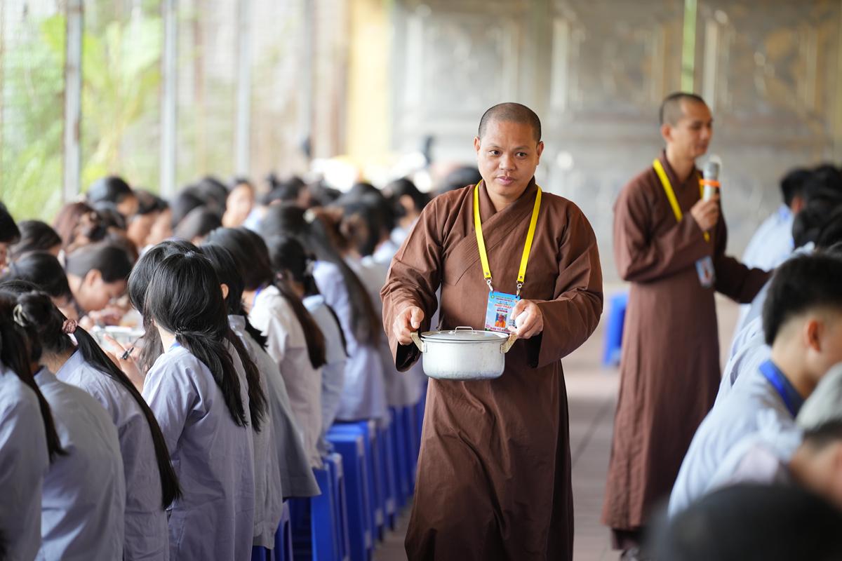 Ngày thứ hai Khóa sinh hoạt Phật pháp mùa hè chùa Bằng: Học lắng nghe để hiểu, quay về để thương插图35
