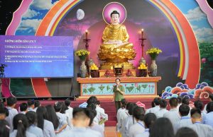 Học yêu thương trong ngày tu tập thứ tư của Khóa sinh hoạt Phật pháp mùa hè tại chùa Bằng