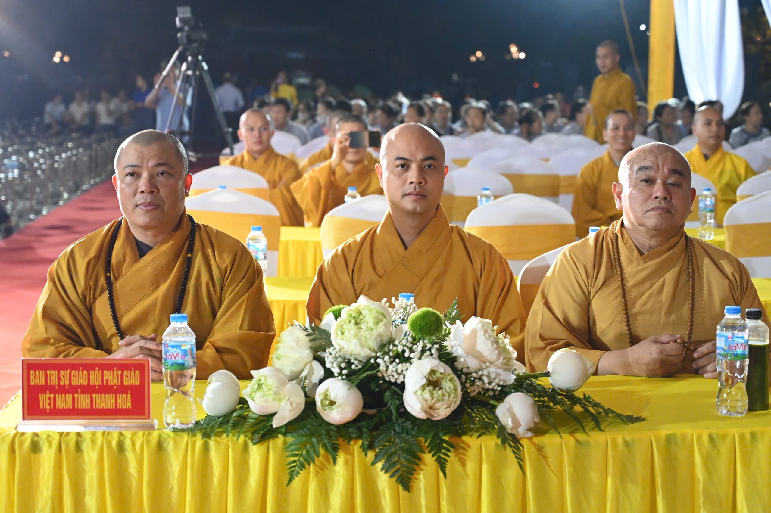 Thanh Hóa: Trang nghiêm lễ cầu siêu, thắp nến tri ân các Anh hùng Liệt sĩ tại Nghĩa trang Hàm Rồng插图12