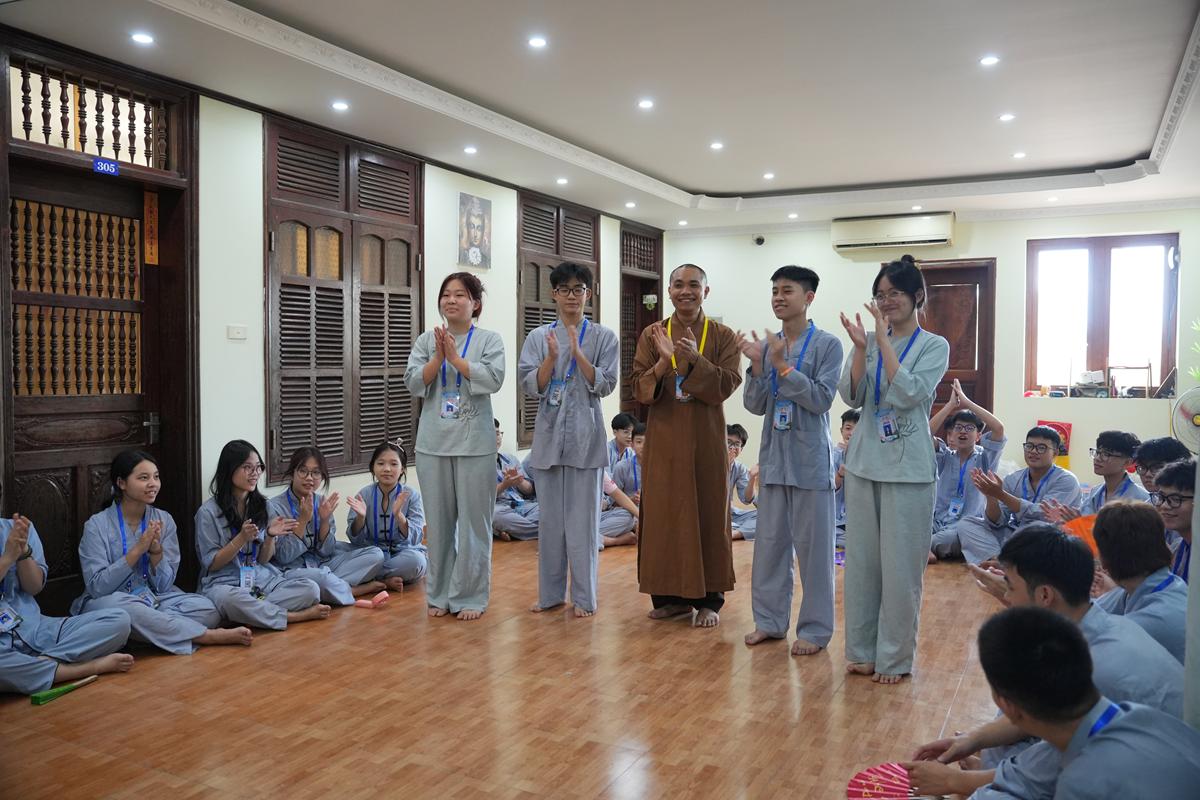 Ngày thứ hai Khóa sinh hoạt Phật pháp mùa hè chùa Bằng: Học lắng nghe để hiểu, quay về để thương插图71