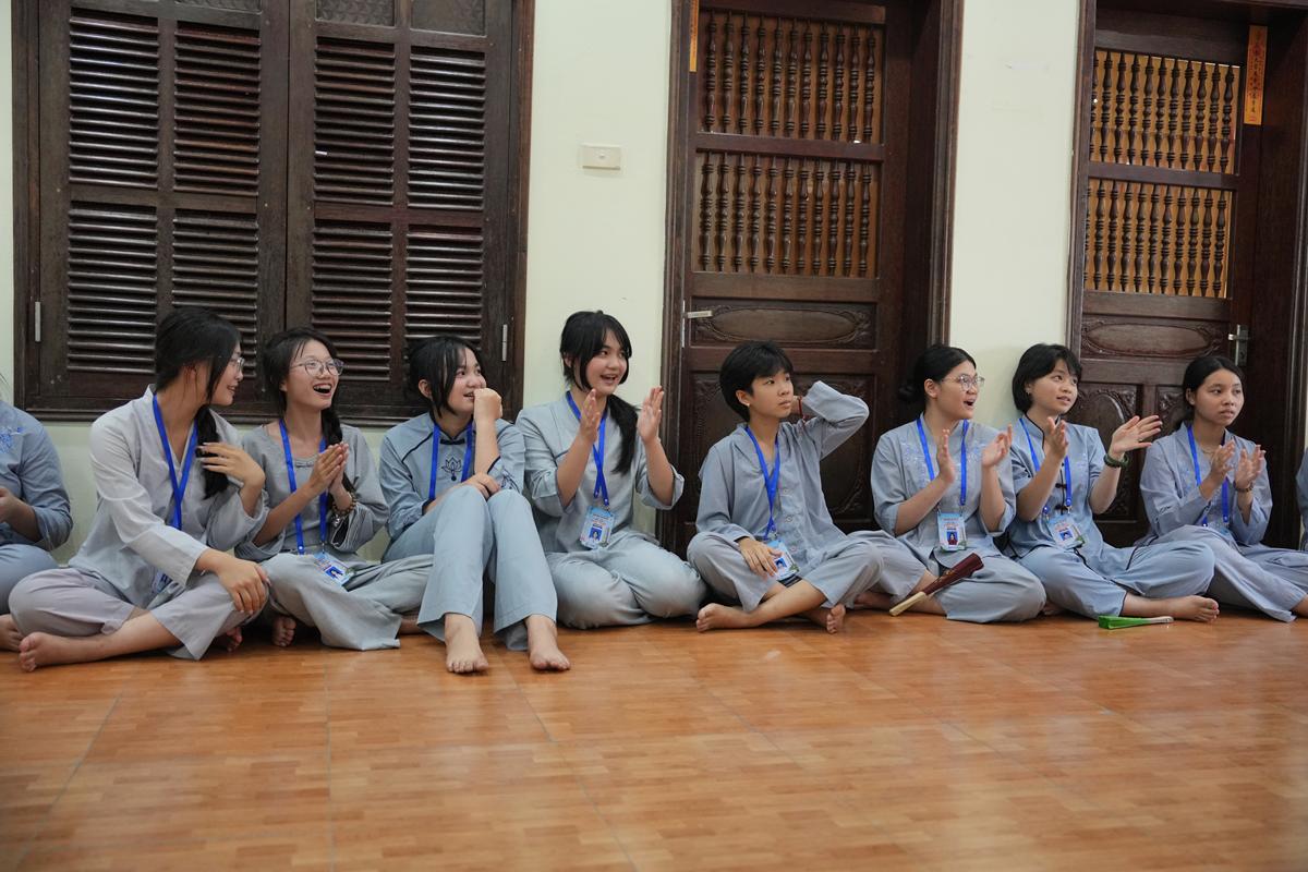 Ngày thứ hai Khóa sinh hoạt Phật pháp mùa hè chùa Bằng: Học lắng nghe để hiểu, quay về để thương插图72