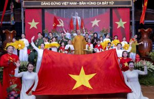 Hà Nội: Xúc động chương trình Nghệ thuật “Dáng đứng Việt Nam – Bản Hùng ca bất tử” tại chùa Tân Hải