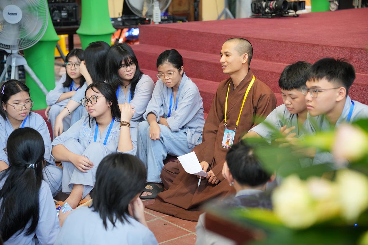 Ngày thứ hai Khóa sinh hoạt Phật pháp mùa hè chùa Bằng: Học lắng nghe để hiểu, quay về để thương插图74