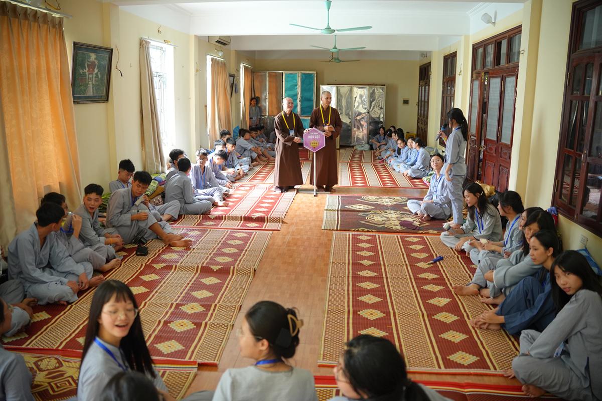 Ngày thứ hai Khóa sinh hoạt Phật pháp mùa hè chùa Bằng: Học lắng nghe để hiểu, quay về để thương插图77