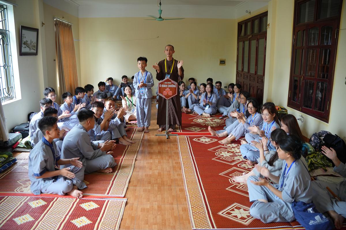 Ngày thứ hai Khóa sinh hoạt Phật pháp mùa hè chùa Bằng: Học lắng nghe để hiểu, quay về để thương插图80