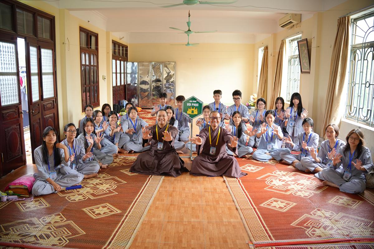 Ngày thứ hai Khóa sinh hoạt Phật pháp mùa hè chùa Bằng: Học lắng nghe để hiểu, quay về để thương插图83