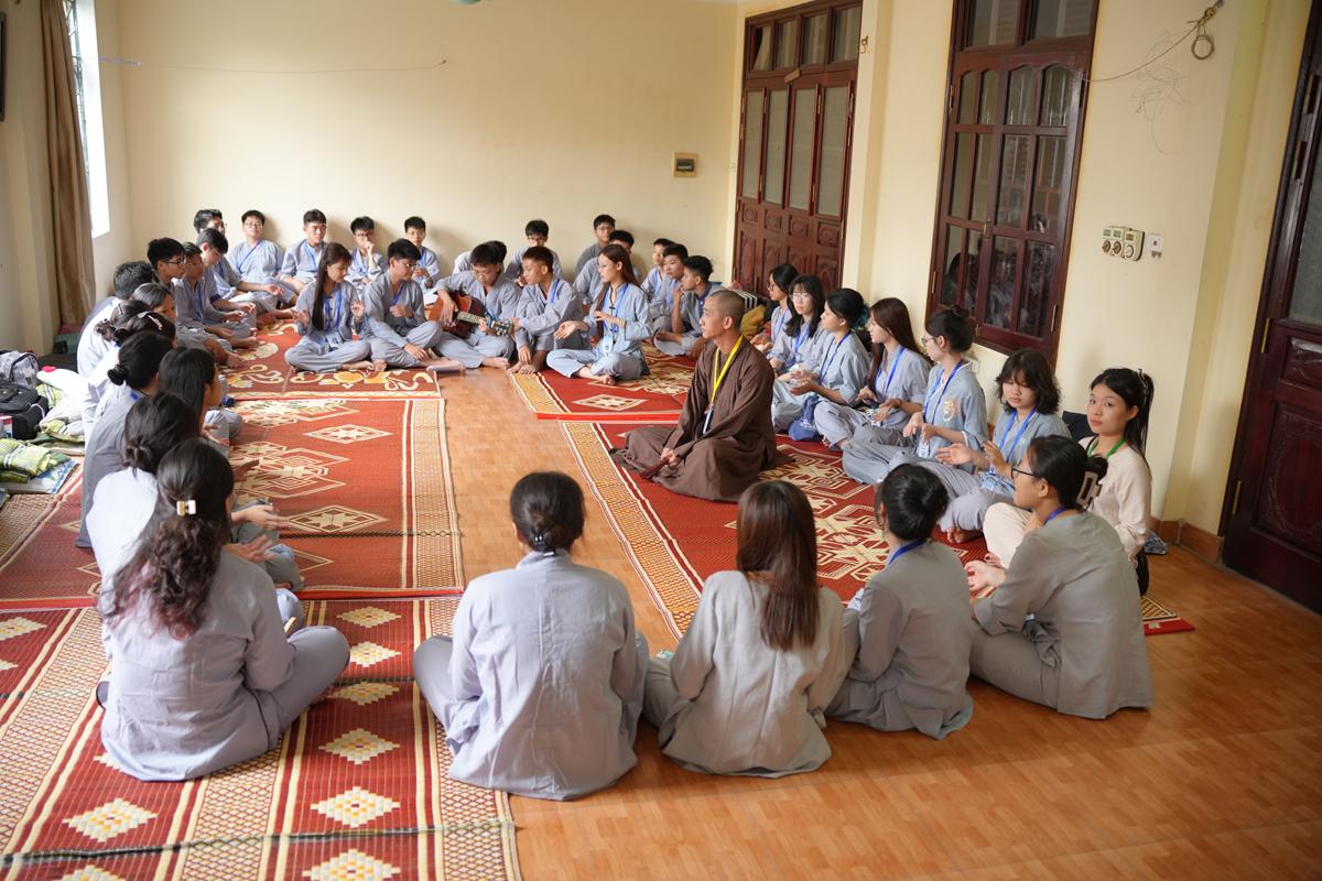 Ngày thứ hai Khóa sinh hoạt Phật pháp mùa hè chùa Bằng: Học lắng nghe để hiểu, quay về để thương插图87