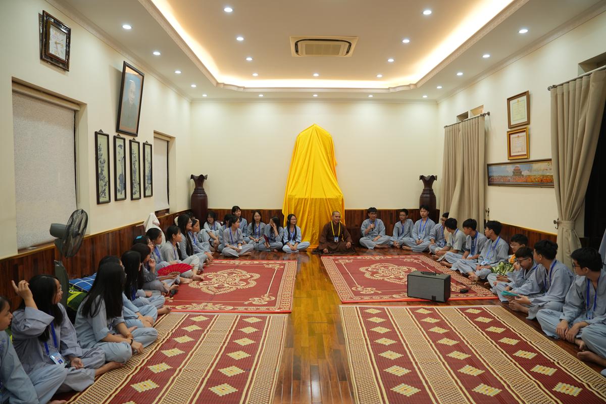 Ngày thứ hai Khóa sinh hoạt Phật pháp mùa hè chùa Bằng: Học lắng nghe để hiểu, quay về để thương插图91