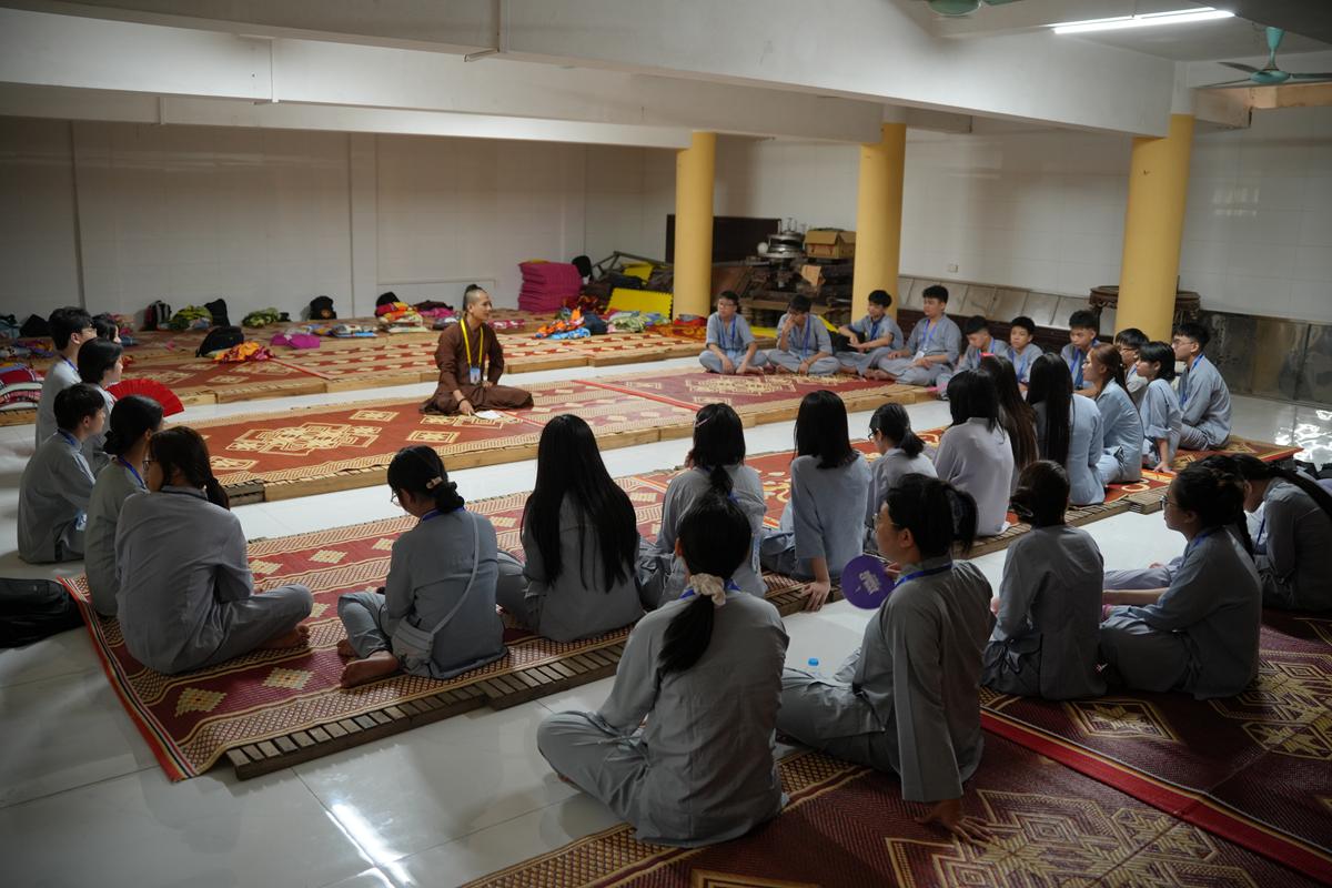 Ngày thứ hai Khóa sinh hoạt Phật pháp mùa hè chùa Bằng: Học lắng nghe để hiểu, quay về để thương插图97