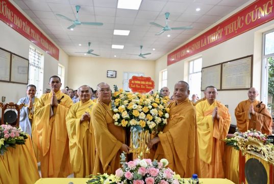 Ninh Bình: Trường hạ chùa Liêu Hải trang nghiêm cử hành lễ khai pháp mùa An cư kiết hạ Phật lịch 2570