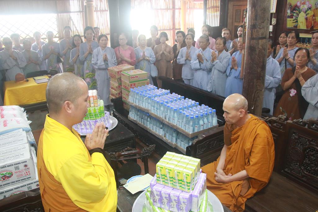 Quảng Ninh: Chùa Tiêu Dao tùy hỷ Cúng Dàng 3 Trường Hạ tại tỉnh Quảng Ninh插图6 Quảng Ninh: Chùa Tiêu Dao tùy hỷ Cúng Dàng 3 Trường Hạ tại tỉnh Quảng Ninh插图6