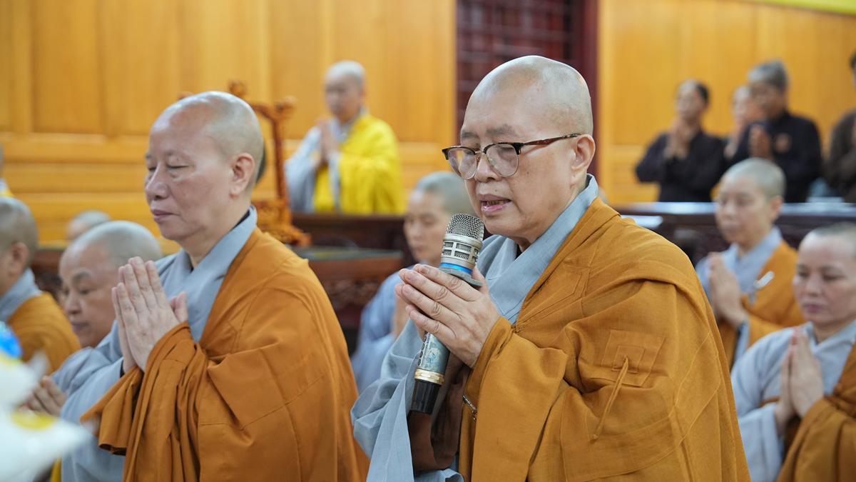Phân ban Ni giới TW khu vực phía Bắc thăm, cúng dàng các trường hạ thuộc tỉnh Hưng Yên và thành phố Hải Phòng插图10