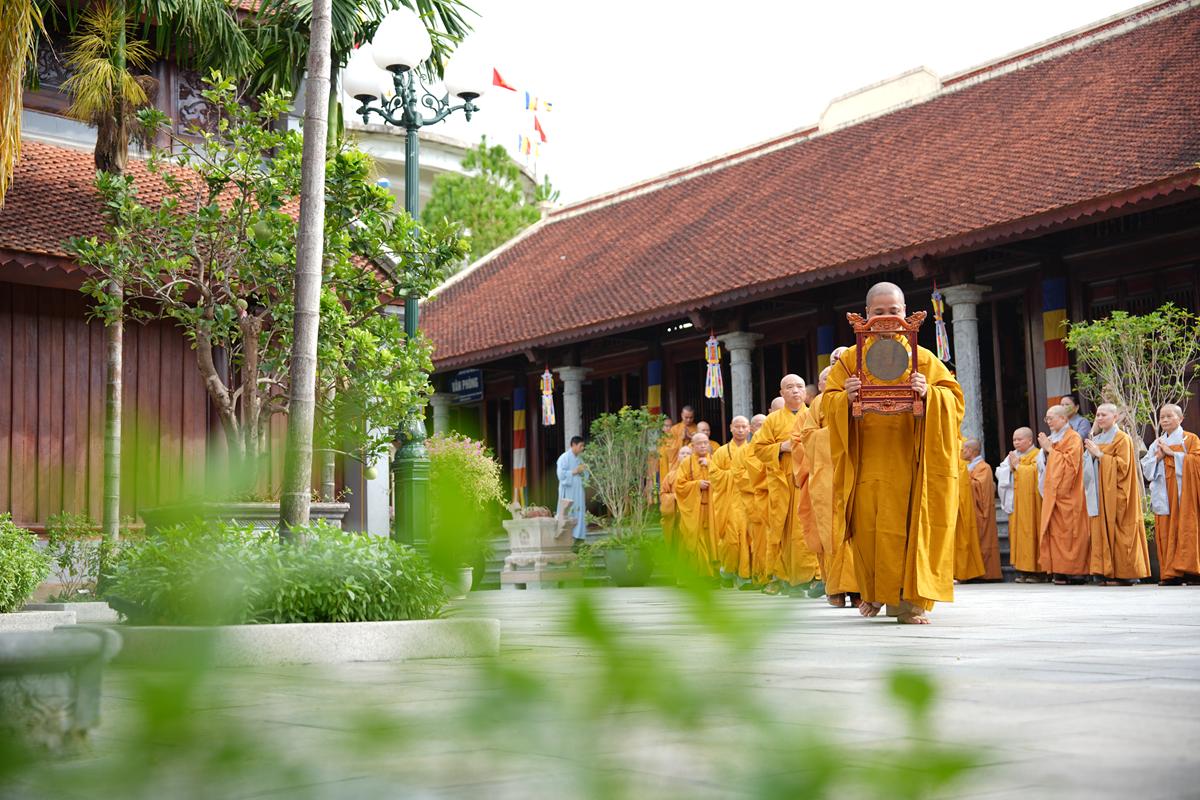 Hà Tĩnh: Chư Tôn đức Ban Trị sự GHPGVN tỉnh dâng hương bạch Phật, bạch Tổ và tri ân các anh hùng liệt sĩ trước thềm Đại hội đại biểu Phật giáo tỉnh lần thứ V插图11