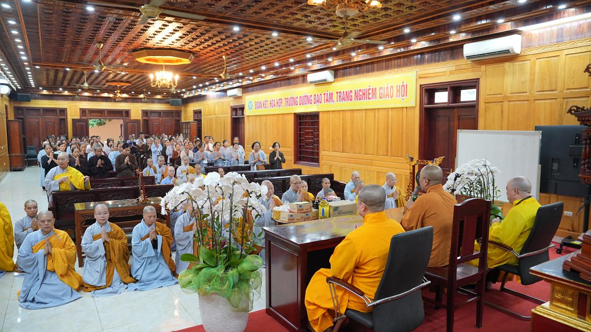 Phân ban Ni giới TW khu vực phía Bắc thăm, cúng dàng các trường hạ thuộc tỉnh Hưng Yên và thành phố Hải Phòng插图12