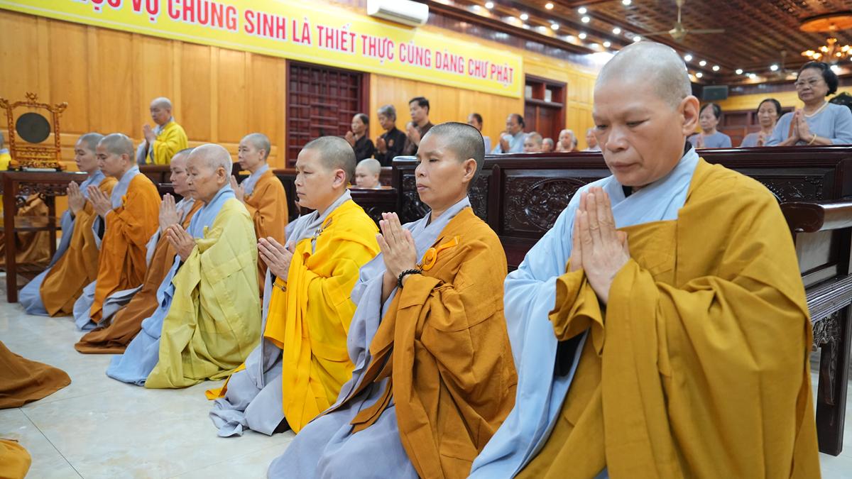 Phân ban Ni giới TW khu vực phía Bắc thăm, cúng dàng các trường hạ thuộc tỉnh Hưng Yên và thành phố Hải Phòng插图15