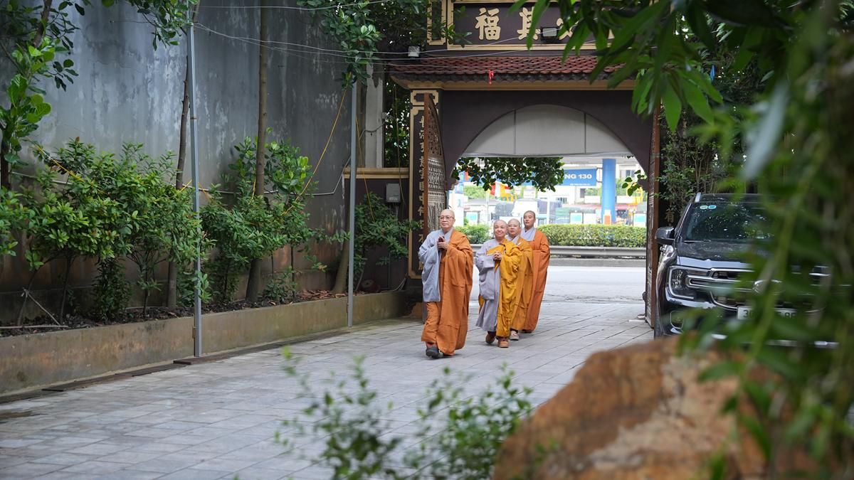 Phân ban Ni giới TW khu vực phía Bắc thăm, cúng dàng các trường hạ thuộc tỉnh Hưng Yên và thành phố Hải Phòng插图2