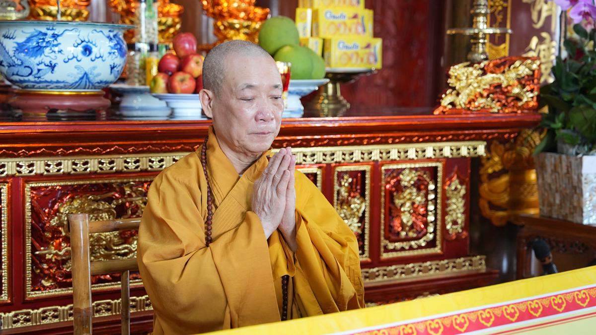 Hà Tĩnh: Chư Tôn đức Ban Trị sự GHPGVN tỉnh dâng hương bạch Phật, bạch Tổ và tri ân các anh hùng liệt sĩ trước thềm Đại hội đại biểu Phật giáo tỉnh lần thứ V插图24