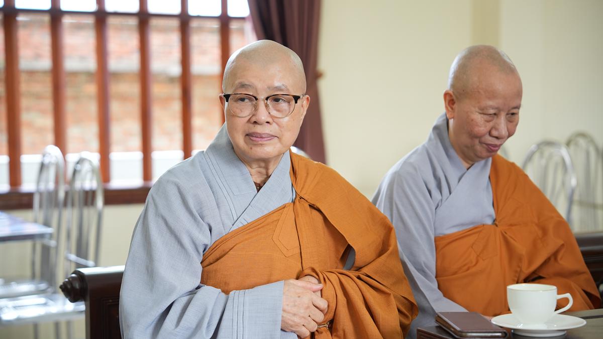 Phân ban Ni giới TW khu vực phía Bắc thăm, cúng dàng các trường hạ thuộc tỉnh Hưng Yên và thành phố Hải Phòng插图29