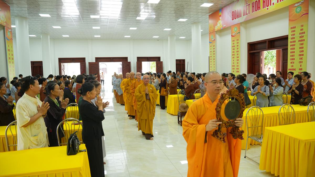 Phân ban Ni giới TW khu vực phía Bắc thăm, cúng dàng các trường hạ thuộc tỉnh Hưng Yên và thành phố Hải Phòng插图33