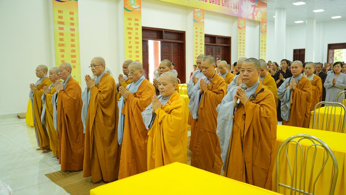Phân ban Ni giới TW khu vực phía Bắc thăm, cúng dàng các trường hạ thuộc tỉnh Hưng Yên và thành phố Hải Phòng插图35