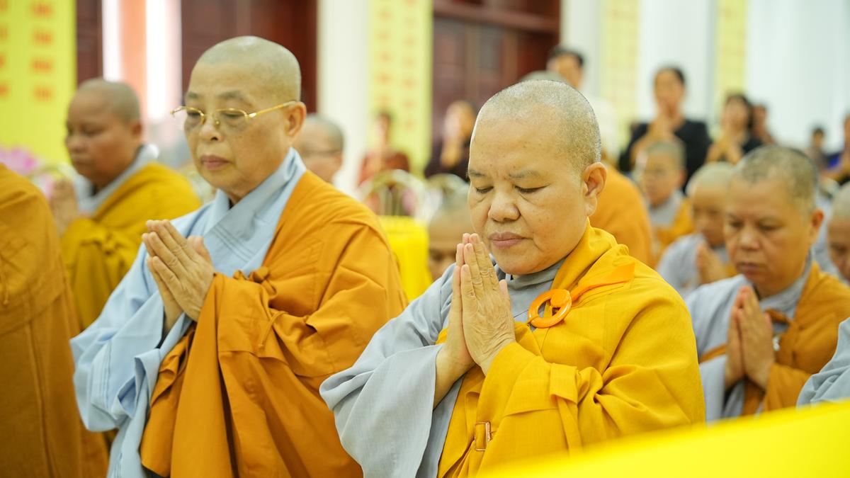 Phân ban Ni giới TW khu vực phía Bắc thăm, cúng dàng các trường hạ thuộc tỉnh Hưng Yên và thành phố Hải Phòng插图39