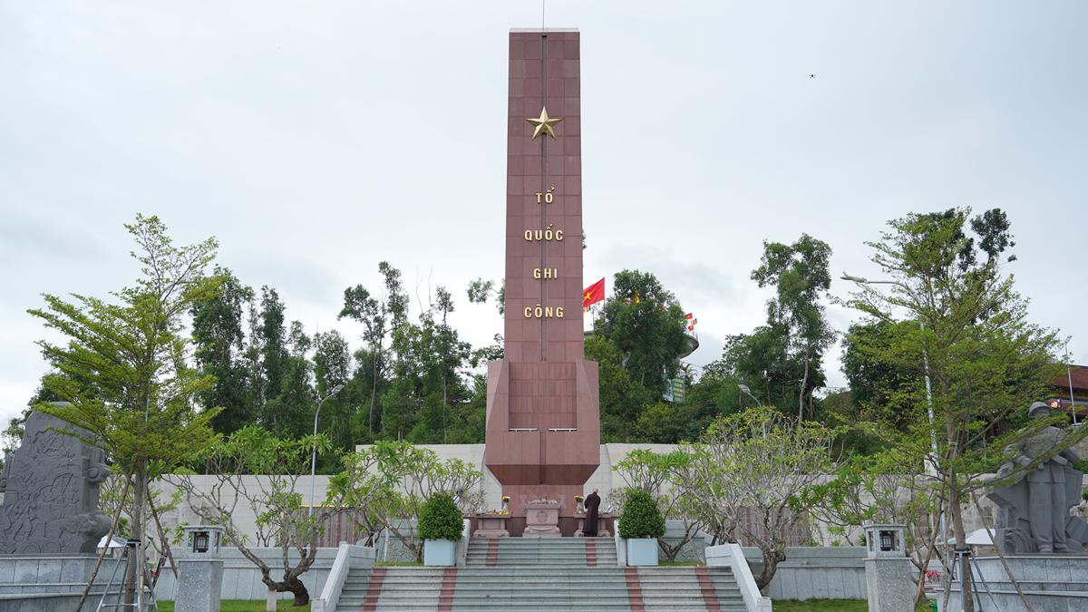 Hà Tĩnh: Chư Tôn đức Ban Trị sự GHPGVN tỉnh dâng hương bạch Phật, bạch Tổ và tri ân các anh hùng liệt sĩ trước thềm Đại hội đại biểu Phật giáo tỉnh lần thứ V插图48