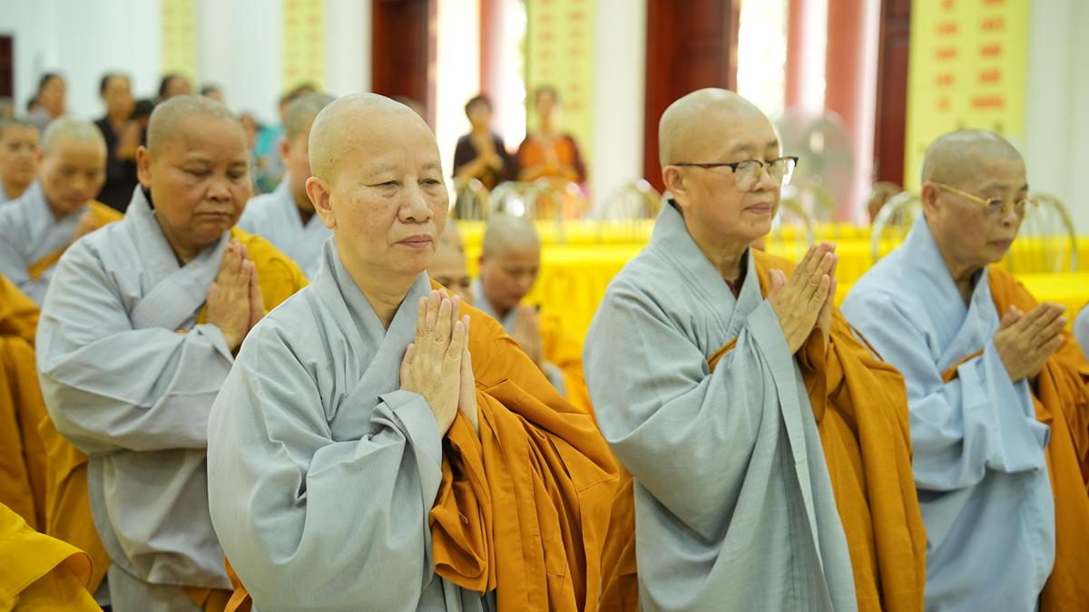 Phân ban Ni giới TW khu vực phía Bắc thăm, cúng dàng các trường hạ thuộc tỉnh Hưng Yên và thành phố Hải Phòng插图45