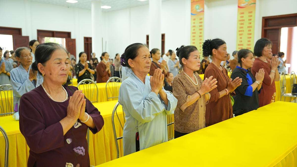 Phân ban Ni giới TW khu vực phía Bắc thăm, cúng dàng các trường hạ thuộc tỉnh Hưng Yên và thành phố Hải Phòng插图47