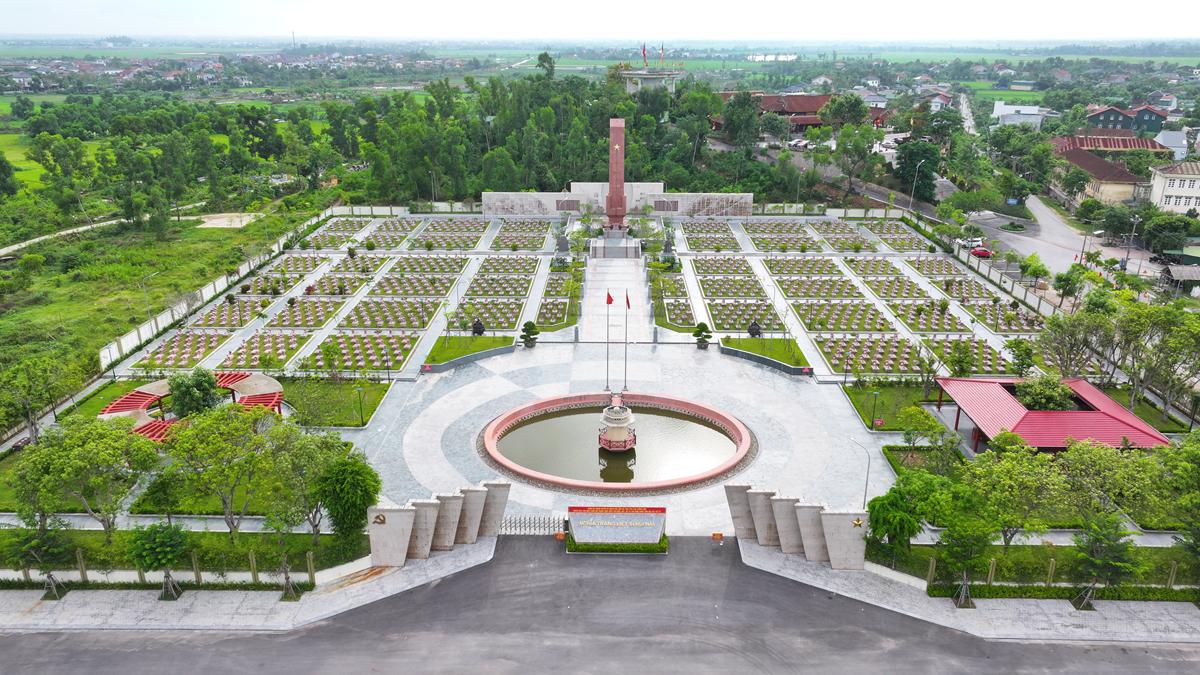 Hà Tĩnh: Chư Tôn đức Ban Trị sự GHPGVN tỉnh dâng hương bạch Phật, bạch Tổ và tri ân các anh hùng liệt sĩ trước thềm Đại hội đại biểu Phật giáo tỉnh lần thứ V插图64