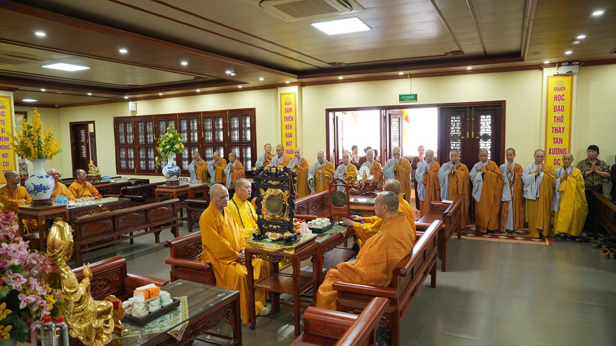 Phân ban Ni giới TW khu vực phía Bắc thăm, cúng dàng các trường hạ thuộc tỉnh Hưng Yên và thành phố Hải Phòng插图58