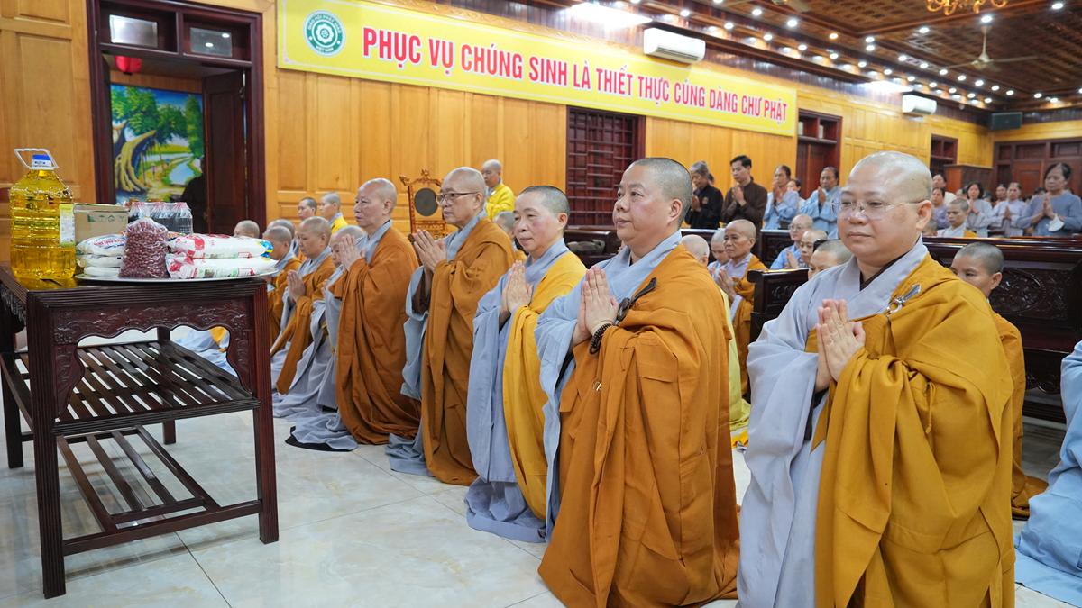 Phân ban Ni giới TW khu vực phía Bắc thăm, cúng dàng các trường hạ thuộc tỉnh Hưng Yên và thành phố Hải Phòng插图9