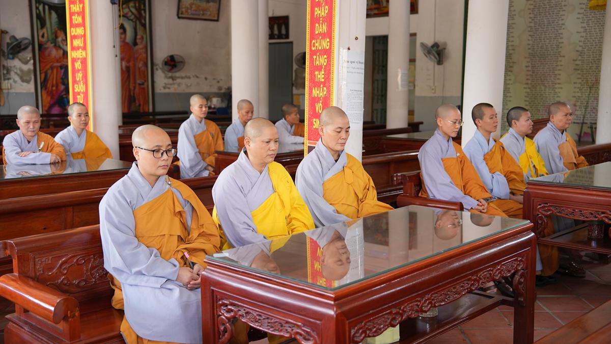 Phân ban Ni giới TW khu vực phía Bắc thăm, cúng dàng các trường hạ thuộc tỉnh Hưng Yên và thành phố Hải Phòng插图94