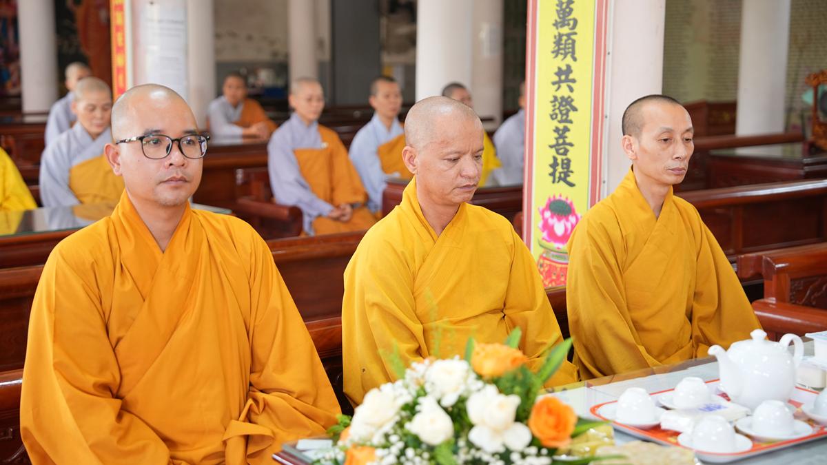 Phân ban Ni giới TW khu vực phía Bắc thăm, cúng dàng các trường hạ thuộc tỉnh Hưng Yên và thành phố Hải Phòng插图97