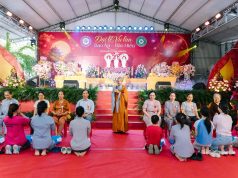 Hải Phòng: Xúc động lễ Bông Hồng cài áo và tri ân cha mẹ nhân mùa Vu Lan – Báo Hiếu tại chùa Hang (Đồ Sơn)