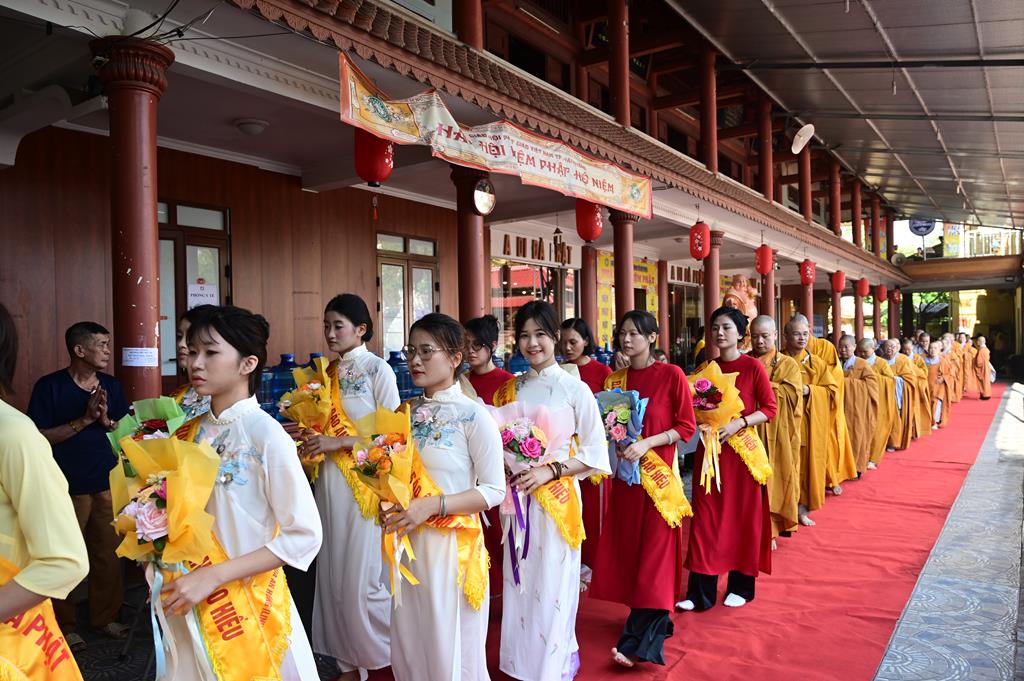 Hải Phòng: Xúc động gần 3.000 người về chùa An Hồng tu học và tham dự Đại lễ Vu Lan Báo Hiếu插图44
