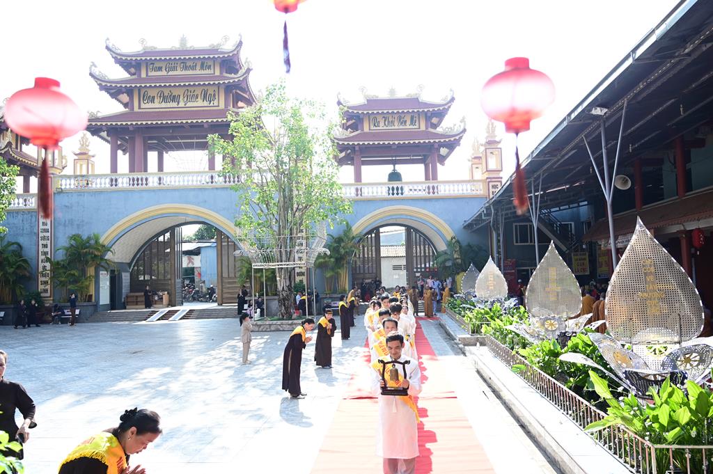 Hải Phòng: Xúc động gần 3.000 người về chùa An Hồng tu học và tham dự Đại lễ Vu Lan Báo Hiếu插图45