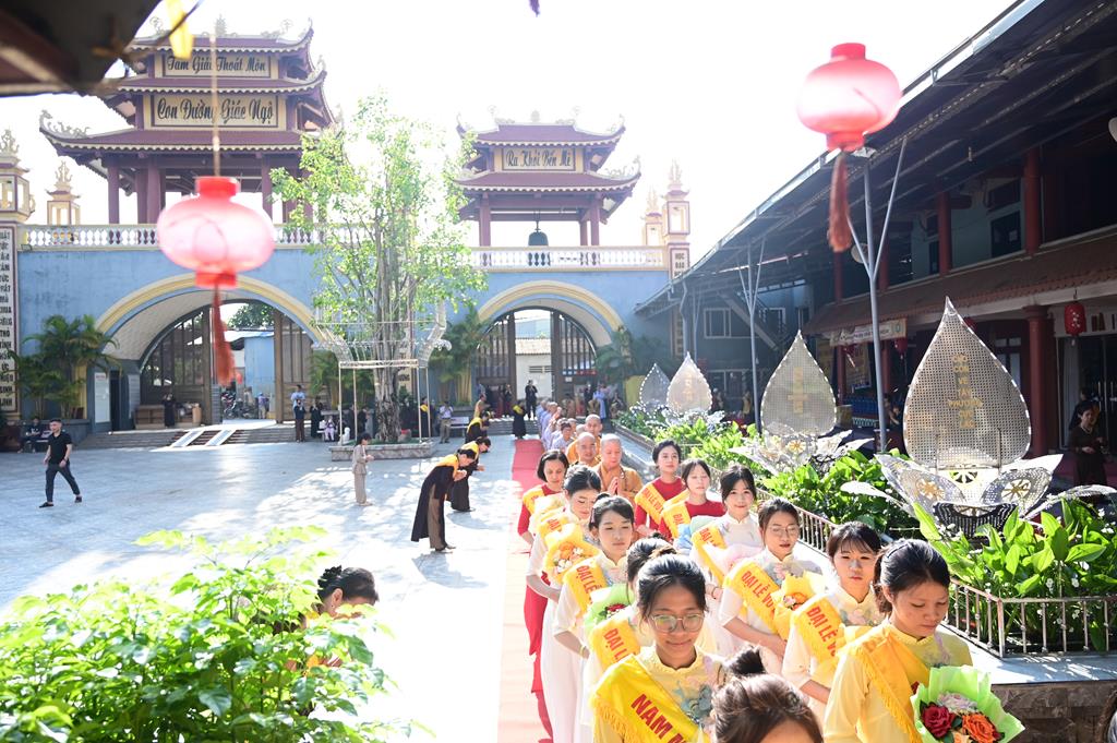 Hải Phòng: Xúc động gần 3.000 người về chùa An Hồng tu học và tham dự Đại lễ Vu Lan Báo Hiếu插图47