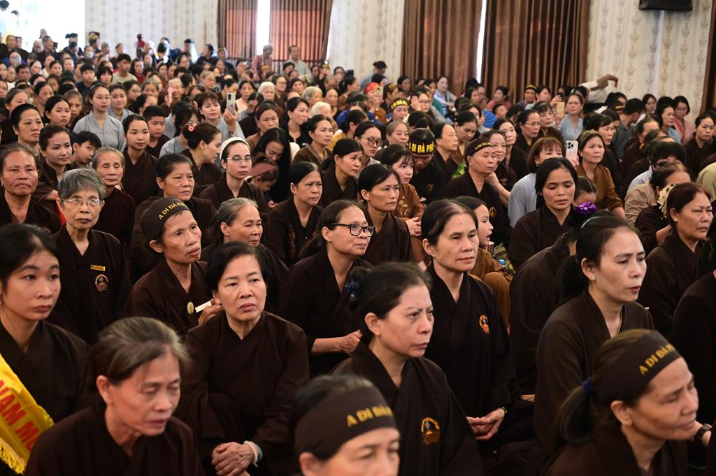 Hải Phòng: Xúc động gần 3.000 người về chùa An Hồng tu học và tham dự Đại lễ Vu Lan Báo Hiếu插图9