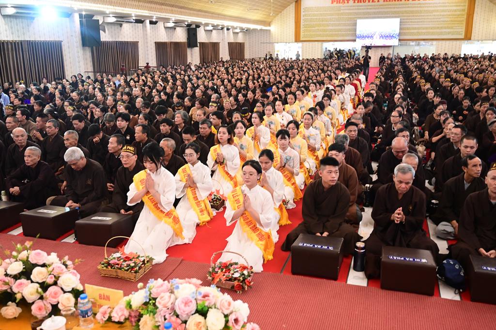 Hải Phòng: Xúc động gần 3.000 người về chùa An Hồng tu học và tham dự Đại lễ Vu Lan Báo Hiếu插图15