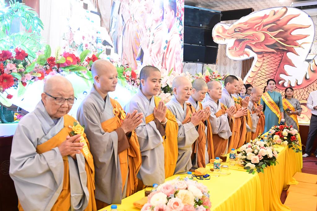 Hải Phòng: Xúc động gần 3.000 người về chùa An Hồng tu học và tham dự Đại lễ Vu Lan Báo Hiếu插图109