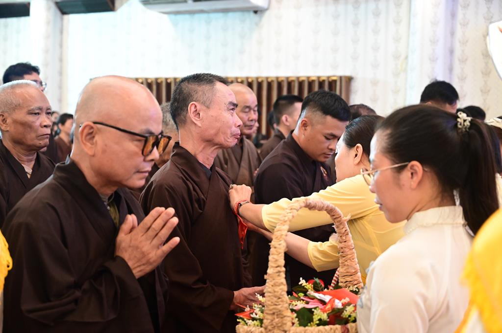 Hải Phòng: Xúc động gần 3.000 người về chùa An Hồng tu học và tham dự Đại lễ Vu Lan Báo Hiếu插图112
